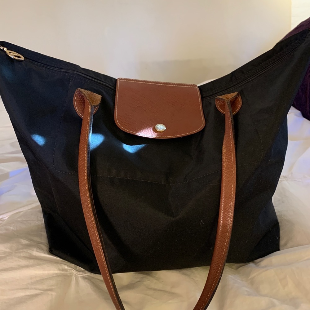 Large Le Pliage black long champ tote